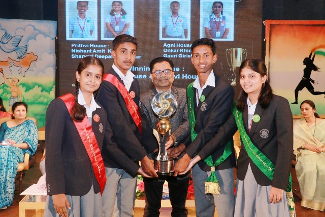 Late Shri. Balaji Hari Bankar trophy for the Inter House Ganesh Festival presented by Mr. Dattatray Bhimrao Bankar goes to                                                                                                                Prithvi House :
Nishant Kadam & Sharvari Nimbalkar                                                              Agni House : Onkar Khindare & Gauri Joshi